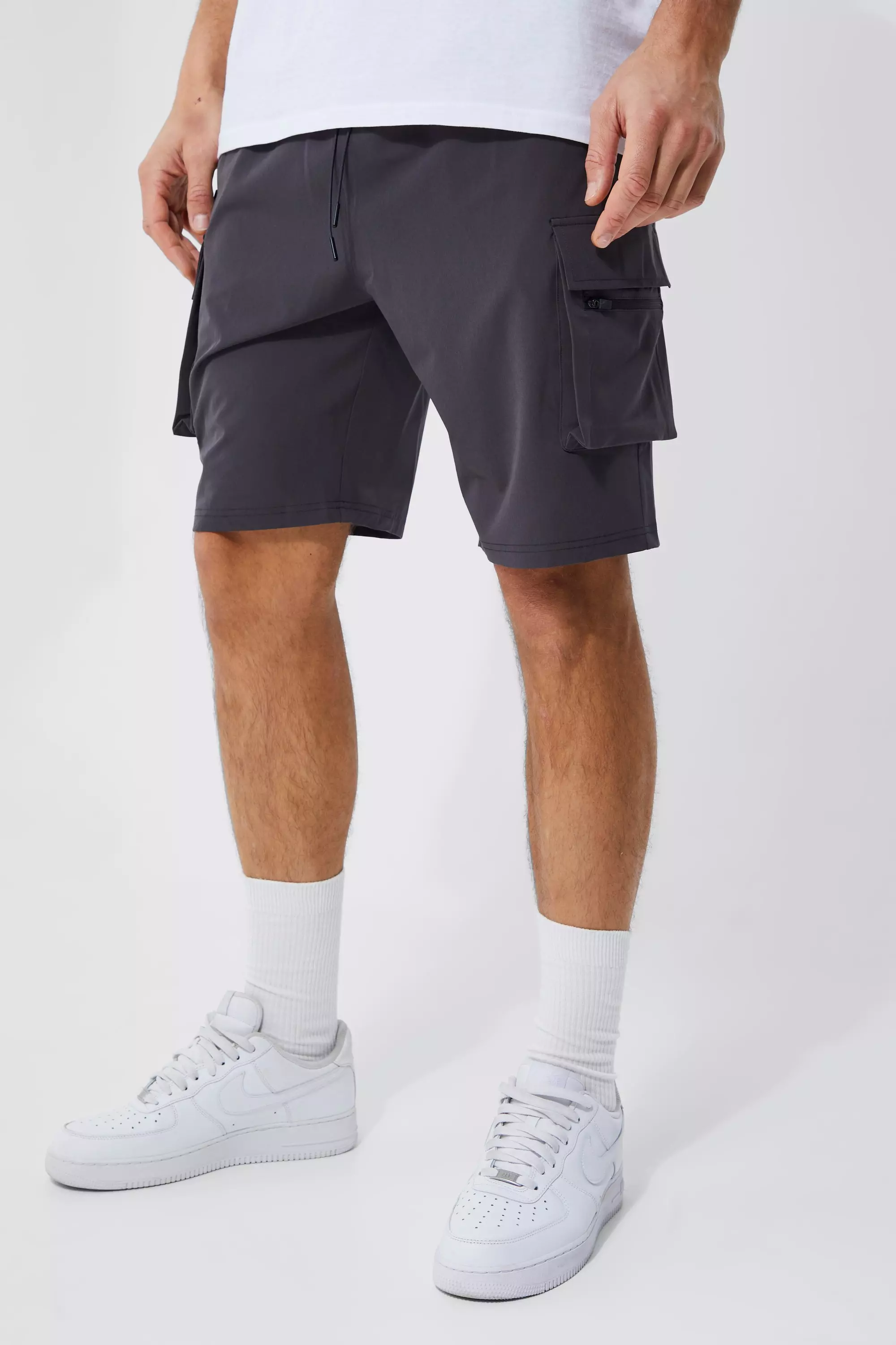 Nike cargo outlet shorts elastic waist